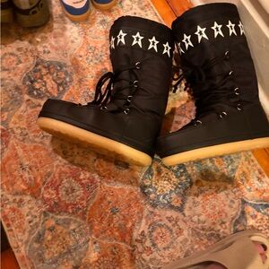 Winter Boots with Star Design